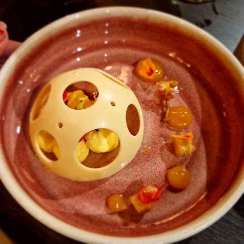 Comentarii opinii despre Black Iron Social