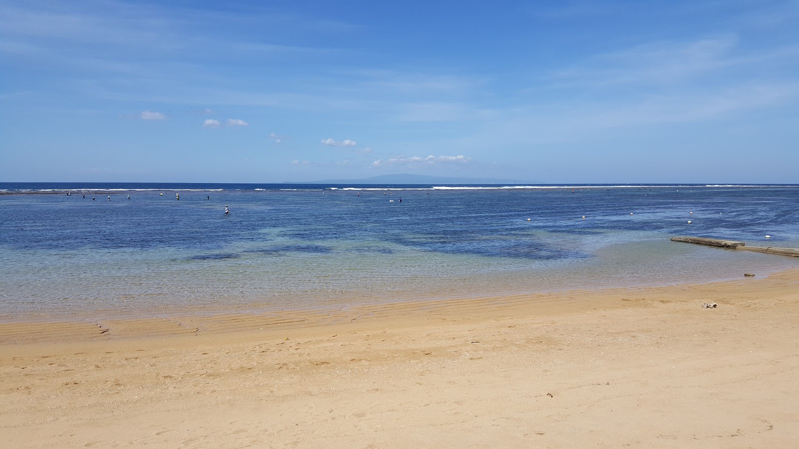 Foto von Sanur Beach mit beiger sand Oberfläche