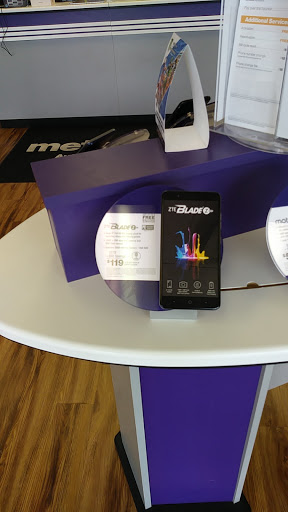 Cell Phone Store «MetroPCS Authorized Dealer», reviews and photos, 1516 Woodlane Dr, Woodbury, MN 55125, USA