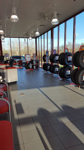 Tire Shop «Discount Tire Store - Farragut, TN», reviews and photos, 11201 Kingston Pike, Farragut, TN 37934, USA