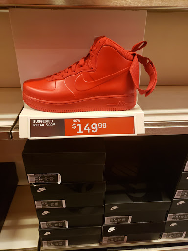 Clothing Store «Nike Factory Store», reviews and photos, 4101 S Carrollton Ave, New Orleans, LA 70119, USA