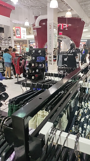 Shoe Store «Shoe Palace», reviews and photos, 2901 S Capital of Texas Hwy, Austin, TX 78746, USA