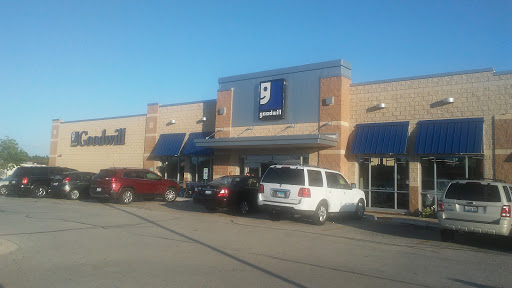Non-Profit Organization «Goodwill Store & Donation Center», reviews and photos, 351 E Roosevelt Rd, Lombard, IL 60148, USA