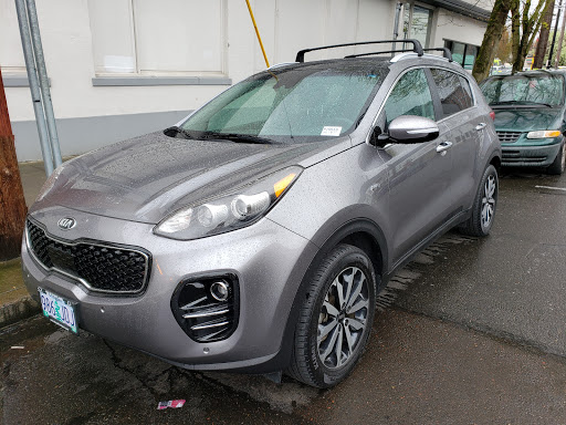 Kia Dealer «Kia of Portland», reviews and photos, 307 NE Broadway St, Portland, OR 97232, USA