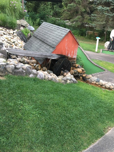 Golf Course «Riverfront Miniature Golf», reviews and photos, 218 River Rd, Unionville, CT 06085, USA