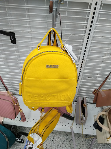 Clothing Store «Ross Dress for Less», reviews and photos, 7800 W 33rd Ave, Hialeah, FL 33018, USA