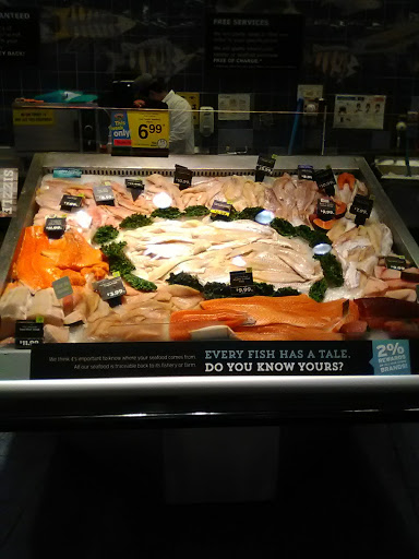 Grocery Store «Hannaford Supermarket», reviews and photos, 7 Hannaford Dr, Westbrook, ME 04092, USA