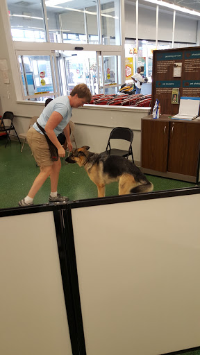 Pet Supply Store «Petco Animal Supplies», reviews and photos, 8909 Branch Ave d, Clinton, MD 20735, USA