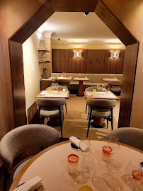 Atmosphère du Restaurant gastronomique Restaurant Omar Dhiab à Paris - n°7