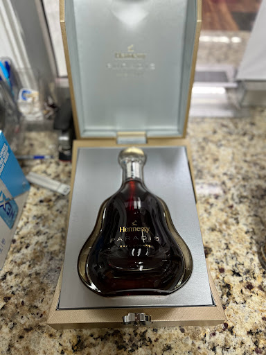 Liquor Store «D & M Liquor Store», reviews and photos, 595 Ralph David Abernathy Blvd, Atlanta, GA 30312, USA