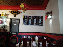Atmosphère du Restaurant asiatique Les Baguettes d'Or à Oloron-Sainte-Marie - n°1