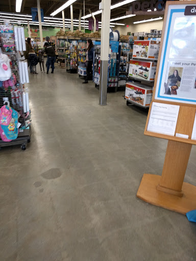 Pet Supply Store «Petco Animal Supplies», reviews and photos, 190 Quality Dr, Hooksett, NH 03106, USA