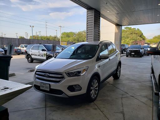 Car Dealer «Tommie Vaughn Ford», reviews and photos, 1201 N Shepherd Dr, Houston, TX 77008, USA