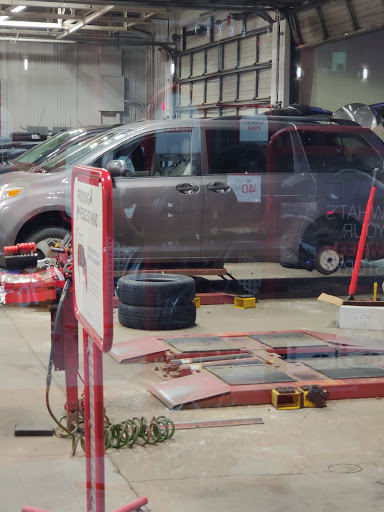 Tire Shop «Discount Tire Store», reviews and photos, 25125 Ford Rd, Dearborn, MI 48128, USA