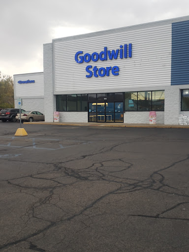 Non-Profit Organization «Goodwill Store», reviews and photos