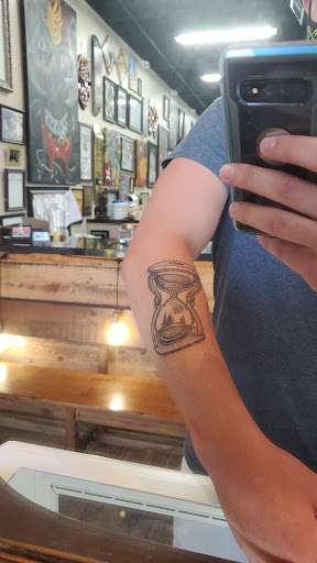 Tattoo Shop «Authentic Arts Tattoo & Gallery», reviews and photos, 207 Terry Rd, Smithtown, NY 11787, USA