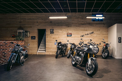 TRIUMPH LANESTER à Lanester