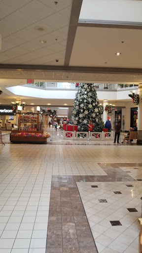 Shopping Mall «Harrisburg Mall», reviews and photos, 3501 Paxton St, Harrisburg, PA 17111, USA
