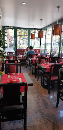 Atmosphère du Restaurant chinois Le Canard d'Or à Versailles - n°8