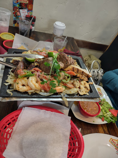 Mexican Restaurant «Los Cucos Mexican Restaurant», reviews and photos, 10585 State St, Sandy, UT 84070, USA