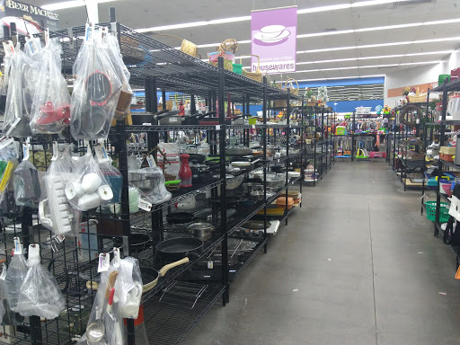 Thrift Store «7th St & Union Hills Goodwill Retail Store & Donation Center», reviews and photos, 710 E Union Hills Dr, Phoenix, AZ 85024, USA