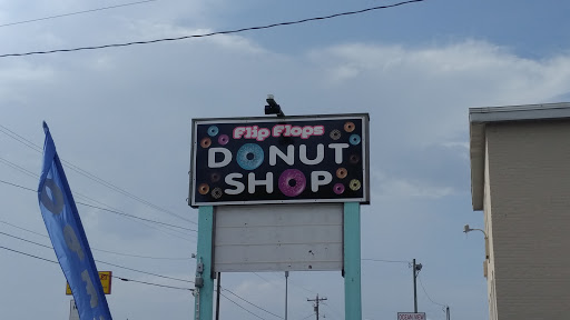 Donut Shop «Flip Flops Donut Shop», reviews and photos, 129 Bogue Inlet Dr, Emerald Isle, NC 28594, USA