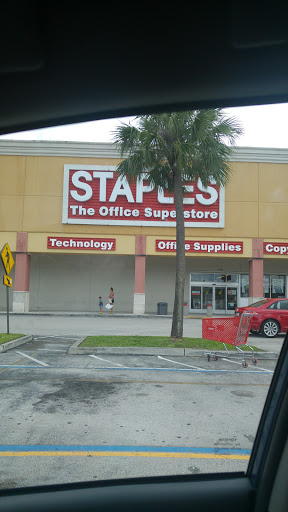 Office Supply Store «Staples», reviews and photos, 1700 W 49th St, Hialeah, FL 33012, USA