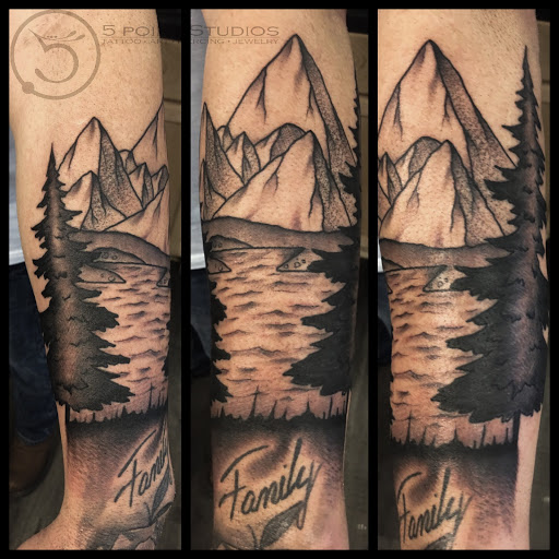 Tattoo Shop «5 Point Studios», reviews and photos, 1800 NW 86th St, Clive, IA 50325, USA