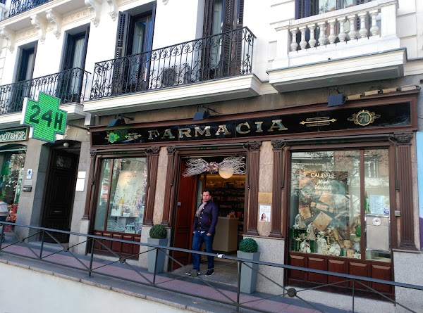 Farmacia Velázquez 70 - 12 HORAS