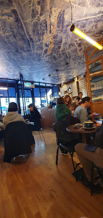 Atmosphère du Restaurant brunch Kozy Notre Dame- All day Brunch & Coffee à Paris - n°14