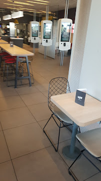 Atmosphère du Restauration rapide McDonald's Poitiers Demi-Lune - n°12