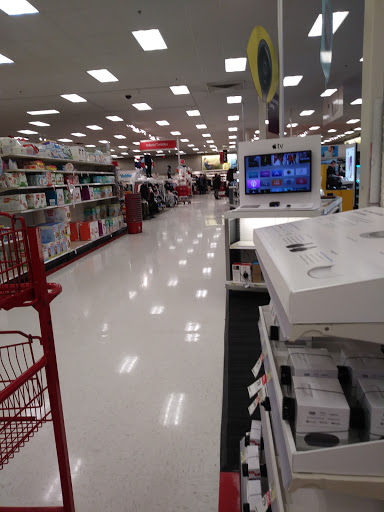 Department Store «Target», reviews and photos, 2401 Coulee Rd, Hudson, WI 54016, USA