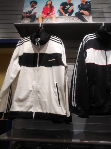 Sporting Goods Store «Champs Sports», reviews and photos, 23106 Fashion Dr, Estero, FL 33928, USA