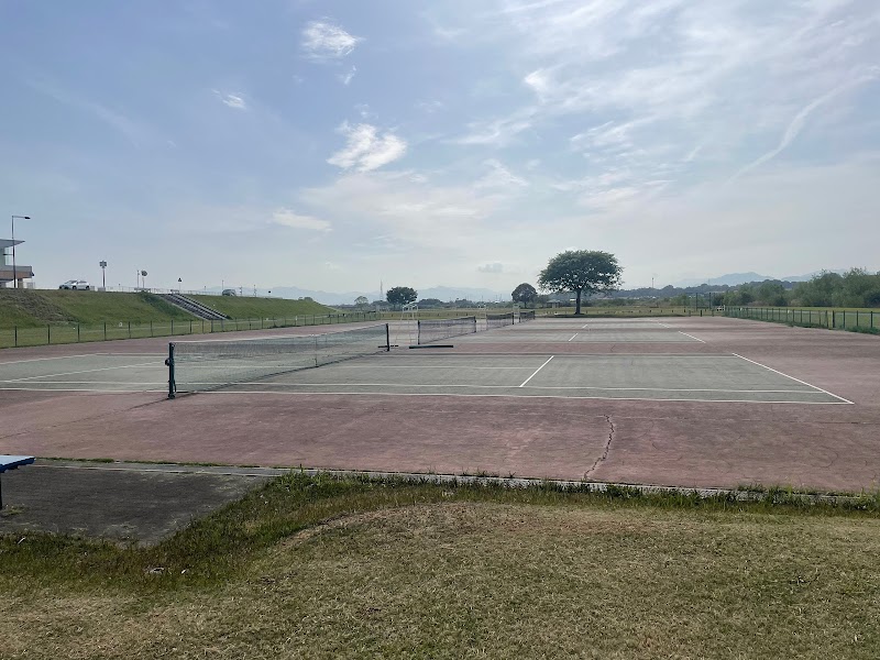 鈴鹿川河川緑地公園テニスコート