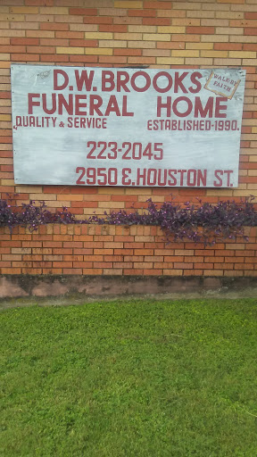 Funeral Home «D W Brooks Funeral Home», reviews and photos, 2950 E Houston St, San Antonio, TX 78202, USA