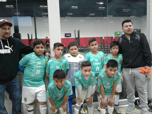 Gym «Lifezone 360 Sports Complex», reviews and photos, 999 W Main St, West Dundee, IL 60118, USA