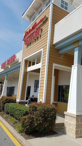 Clothing Store «Eddie Bauer Outlet», reviews and photos, 36502 Seaside Outlet Dr #1250, Rehoboth Beach, DE 19971, USA
