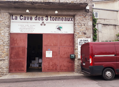 Cave des trois tonneaux à Charolles