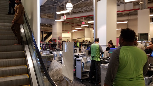 Department Store «Nordstrom Rack Skyview Center», reviews and photos, 4024 College Point Blvd, Flushing, NY 11354, USA