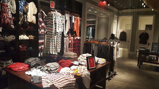 Clothing Store «Abercrombie & Fitch», reviews and photos, 7535 N Kendall Dr #1580, Miami, FL 33156, USA