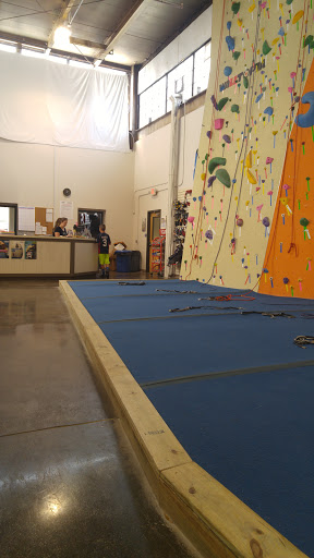 Rock Climbing Gym «Philadelphia Rock Gym - Wyncote», reviews and photos, 827 Glenside Ave #200, Wyncote, PA 19095, USA
