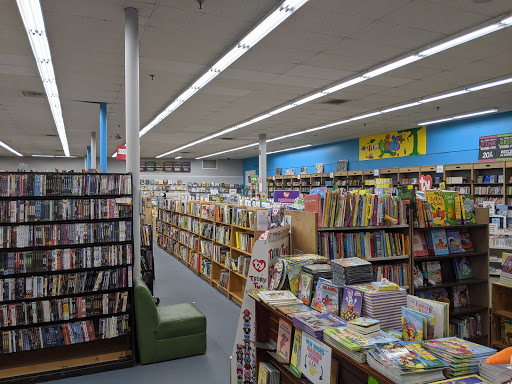 Used Book Store «Used Book Superstore», reviews and photos, 256 Cambridge St, Burlington, MA 01803, USA