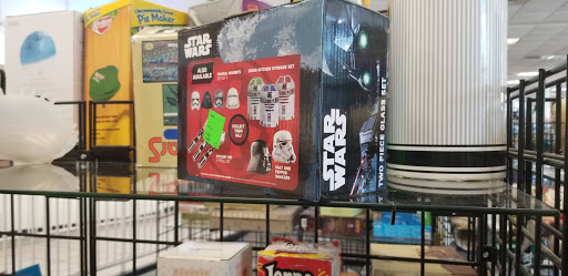 Thrift Store «The Salvation Army Family Store & Donation Center», reviews and photos, 2208 Washington Ave, Houston, TX 77007, USA