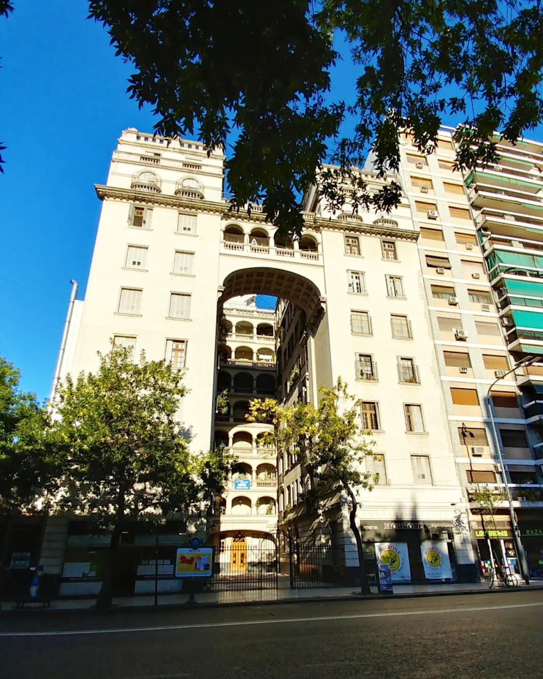 Edificio de viviendas Entre Rios 962
