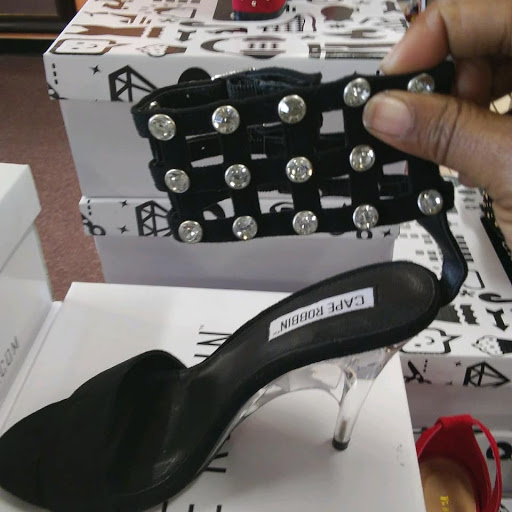 Shoe Store «SHOE! TIME 87», reviews and photos, 8533 S Cottage Grove Ave, Chicago, IL 60619, USA