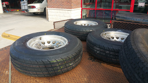 Tire Shop «Discount Tire», reviews and photos, 2900 Mt Williams Dr, Norman, OK 73069, USA
