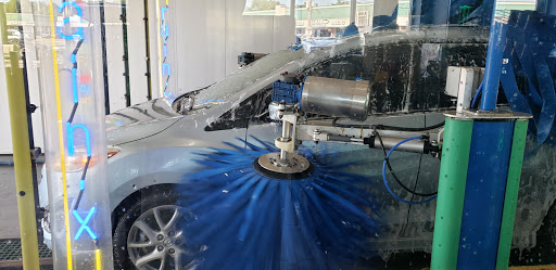 Car Wash «Rainbow Car Wash», reviews and photos, 225 W Old Country Rd, Hicksville, NY 11801, USA