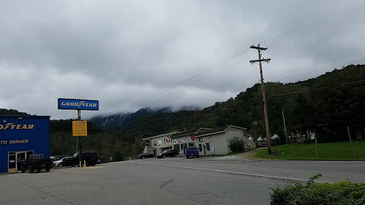 Discount Store «Walmart», reviews and photos, 201 Walton Rd, Harlan, KY 40831, USA