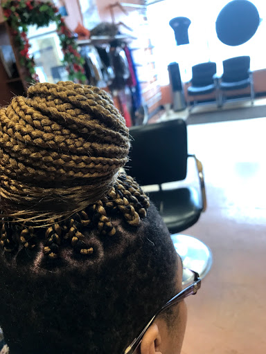 Shopping Mall «Eagledale Plaza Shopping Center», reviews and photos, 2802 Lafayette Rd, Indianapolis, IN 46222, USA