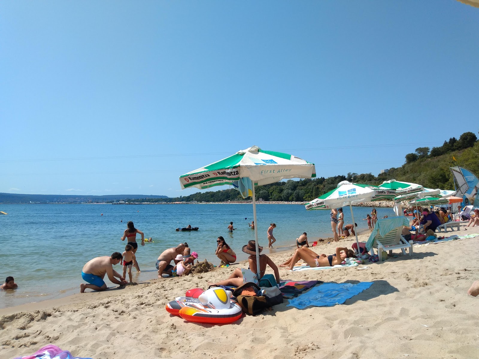 Fotografija Treta Buna z turkizna čista voda površino